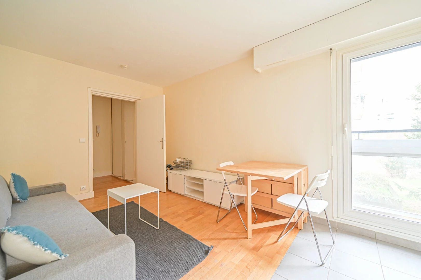 Flat Rue des Camélias in Paris