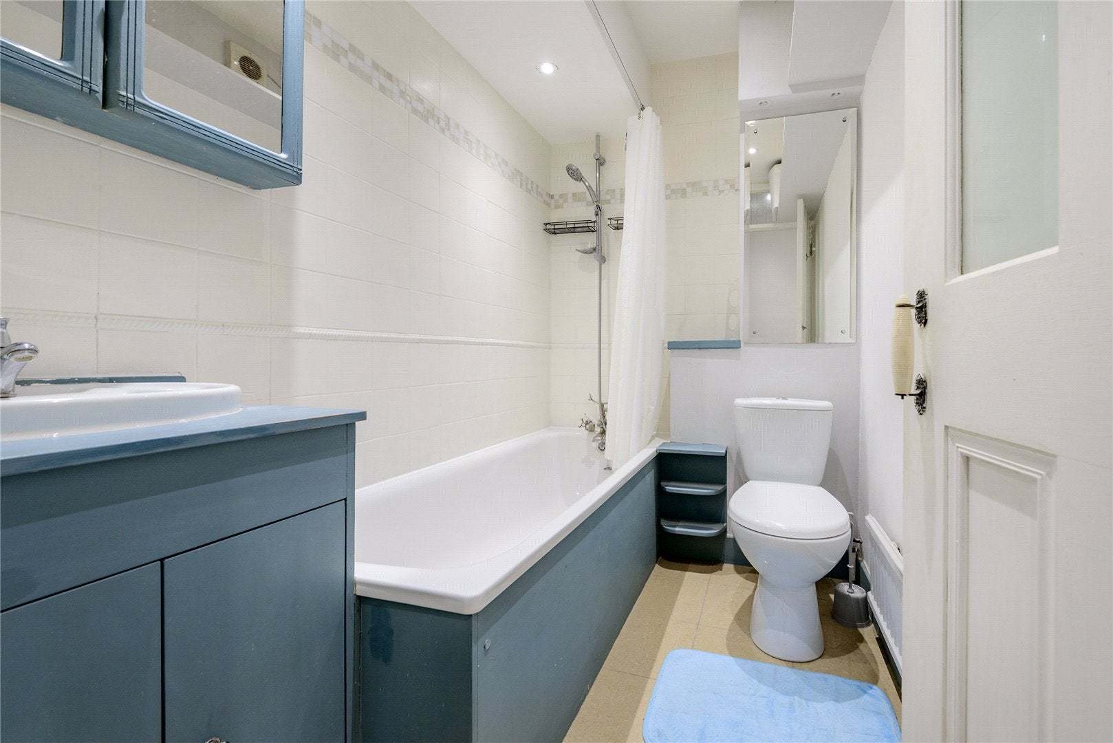 Flat Lancaster Road in Greater London