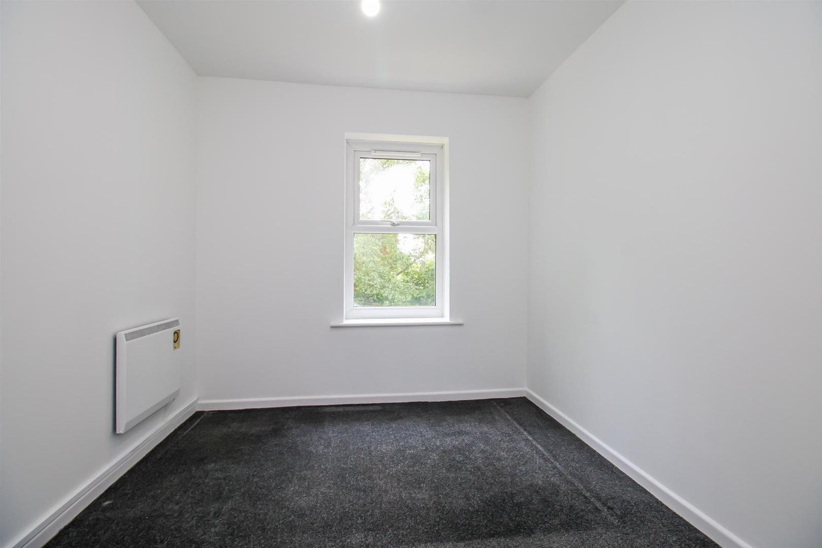 Flat Howden Way in Wakefield