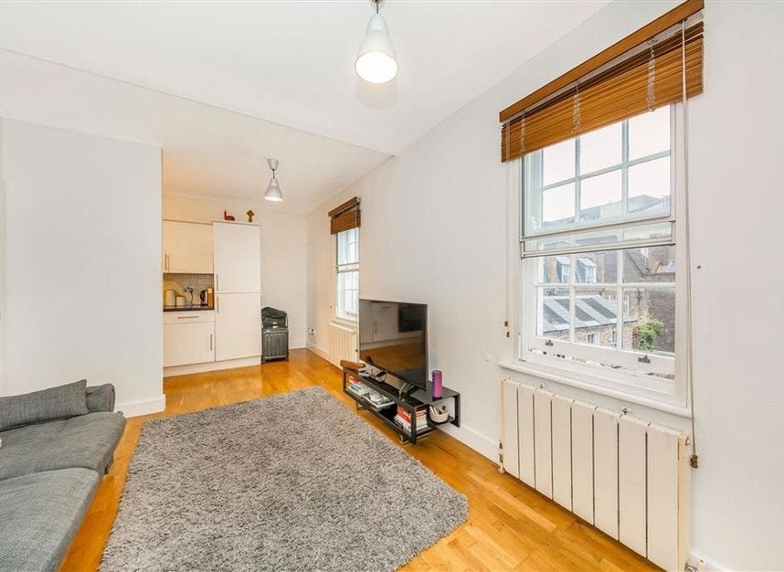 Flat Lowndes Court in City of Westminster
