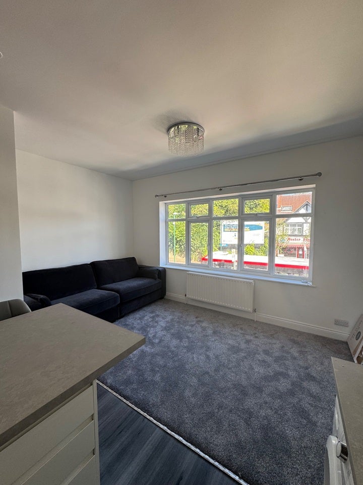 Flat Banstead Road in Greater London