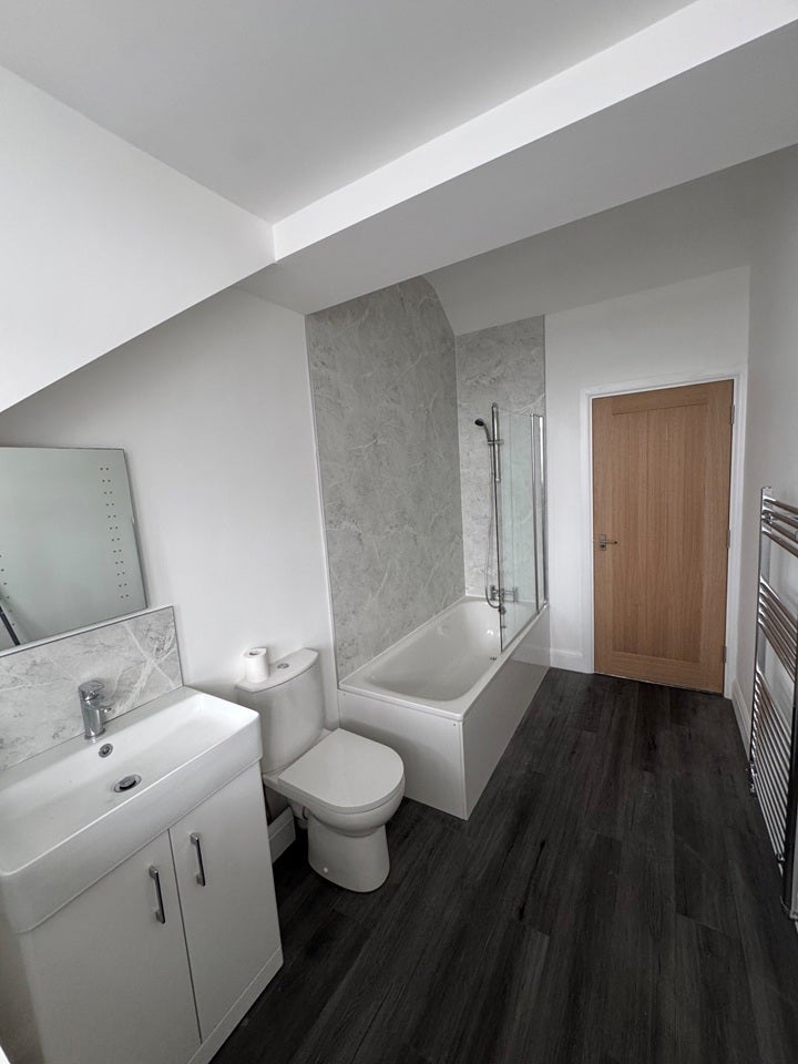 Flat Banstead Road in Greater London
