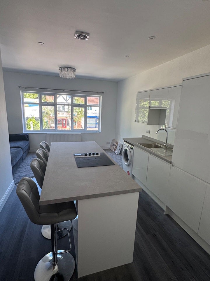 Flat Banstead Road in Greater London