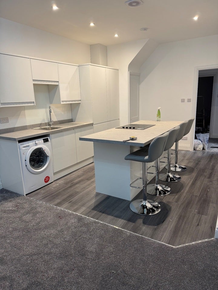 Flat Banstead Road in Greater London