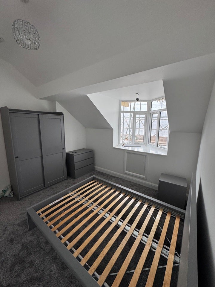 Flat Banstead Road in Greater London