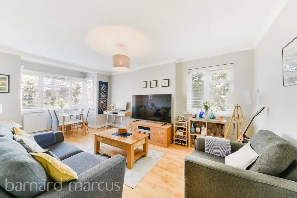 House Warwick Court in Greater London
