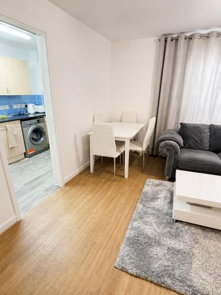 Room Rickthorne Road in Greater London