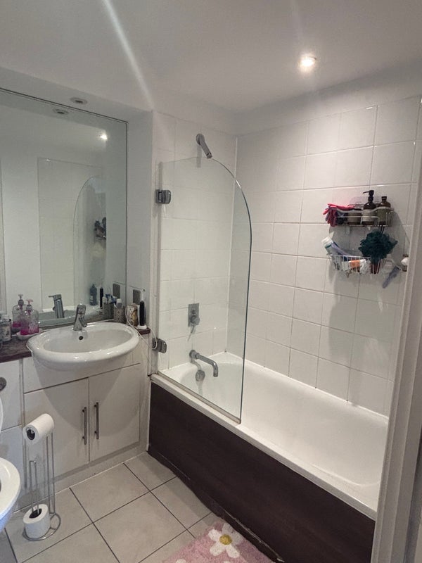 Room West Parkside in Greater London