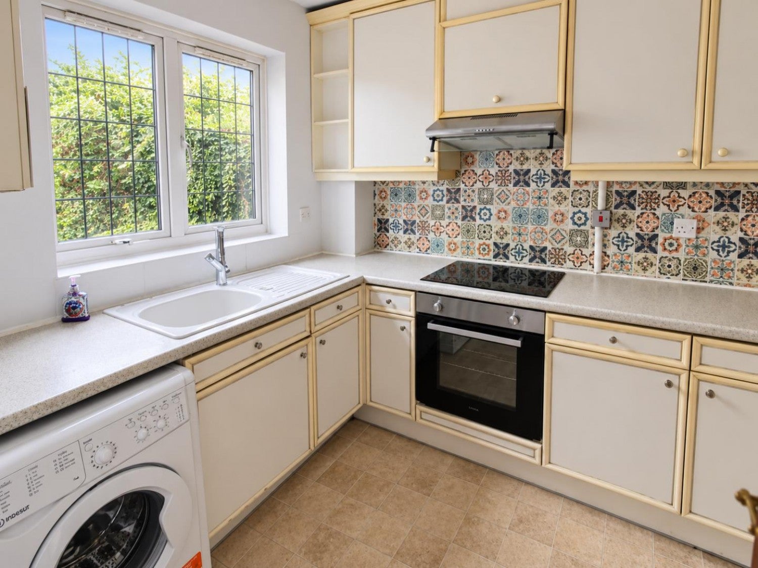 House Myrtle Close in Greater London