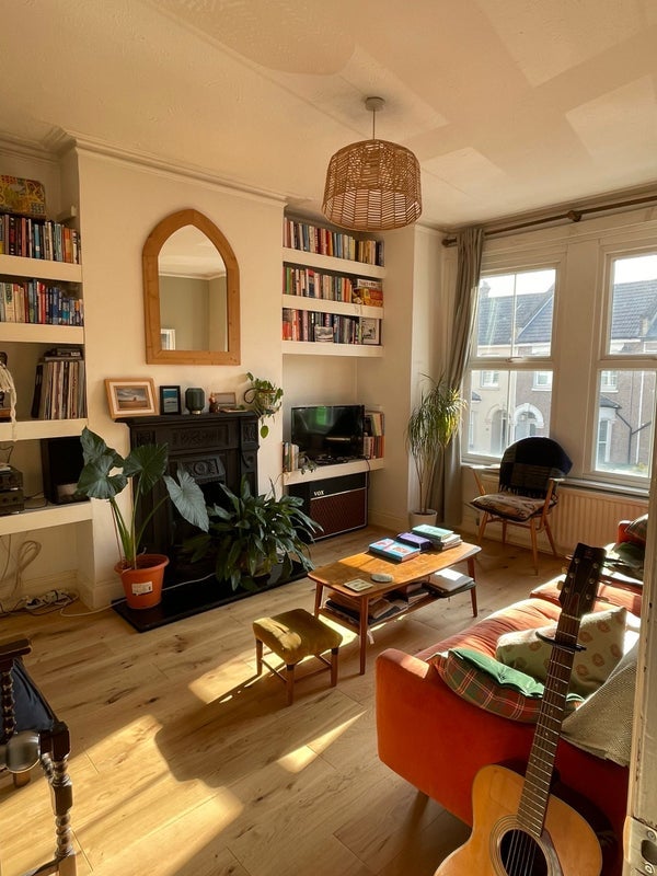 Flat Burford Road in Greater London