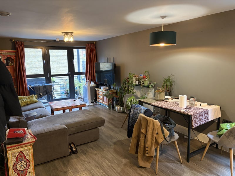 Room Spa Road in Greater London