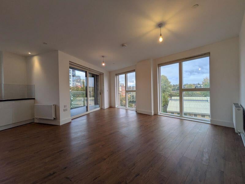 Flat Lismore Boulevard in London