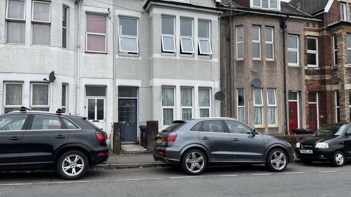 Flat Godfrey Road in Newport