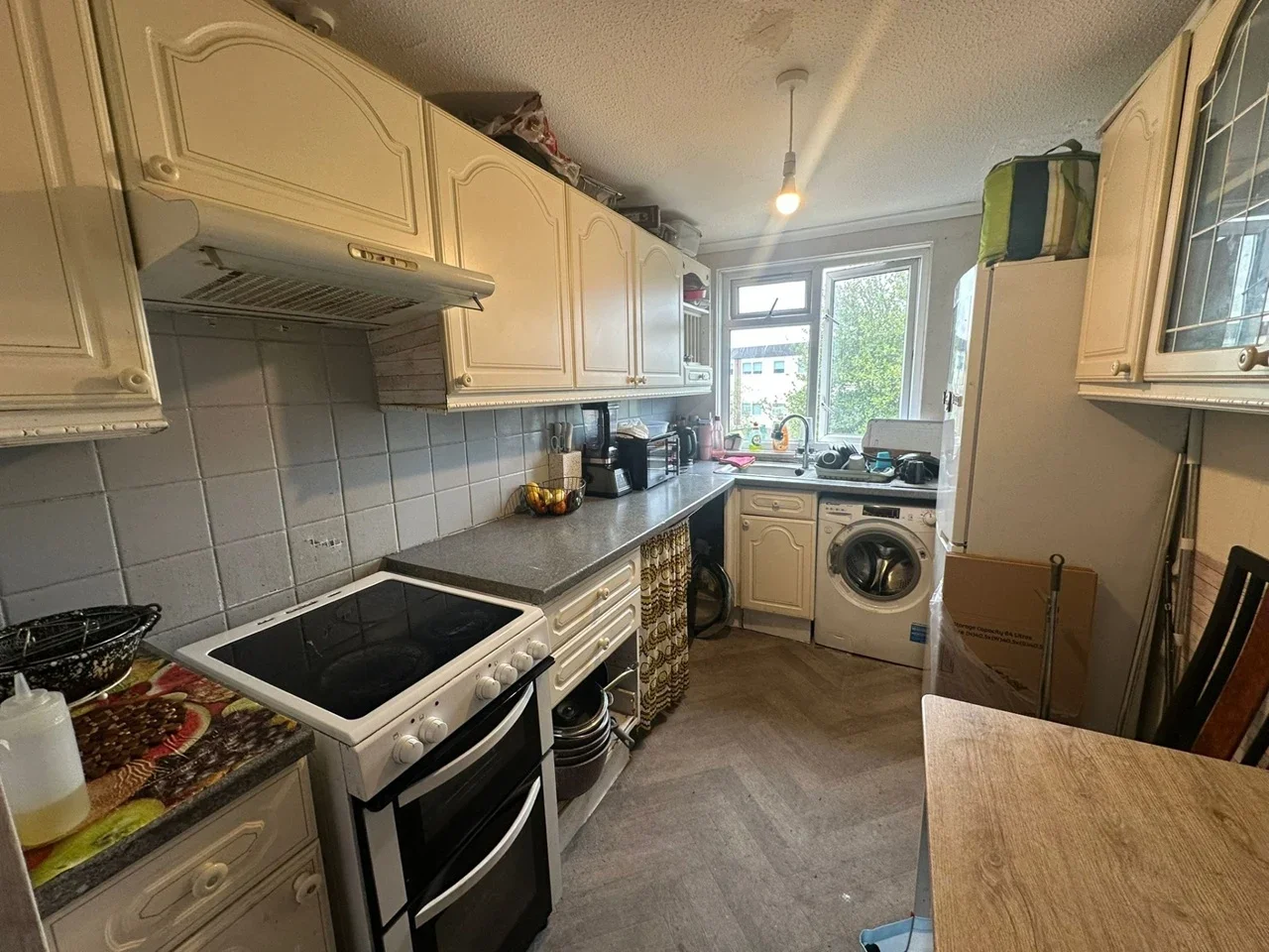 Flat Green Lane in Greater London