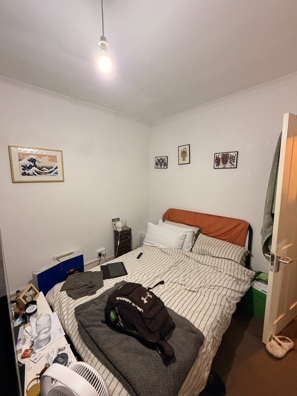 Room Albacore Crescent in Greater London