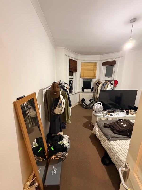 Room Albacore Crescent in Greater London