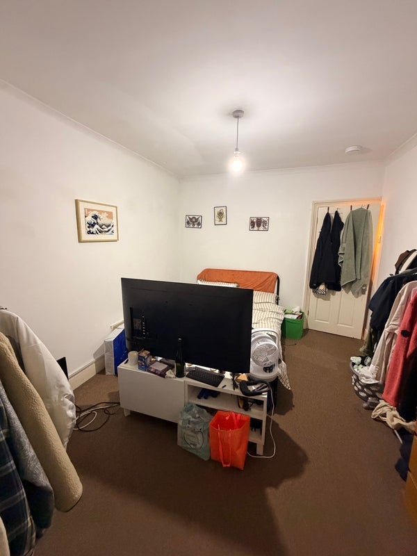 Room Albacore Crescent in Greater London
