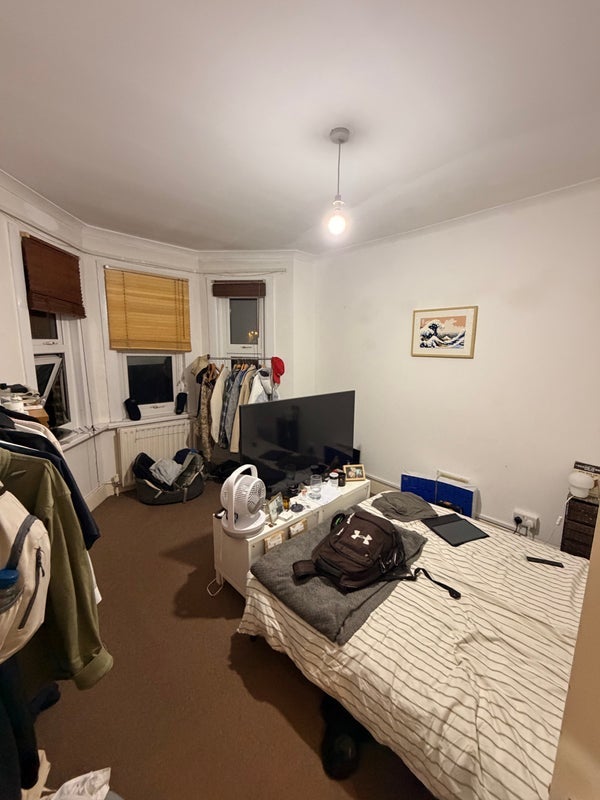 Room Albacore Crescent in Greater London