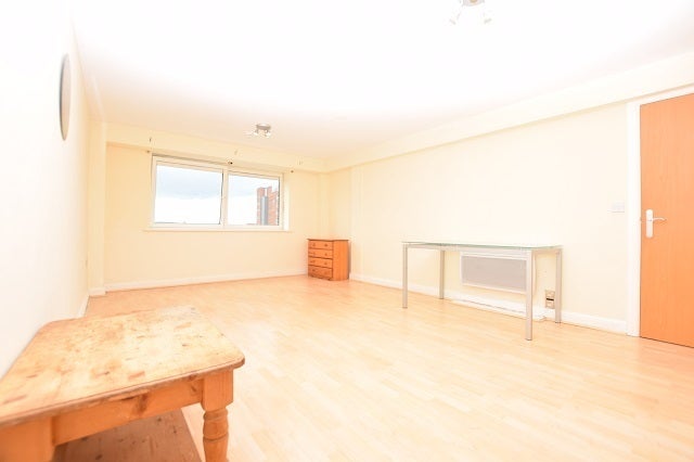 Flat Westfield Terrace in Sheffield