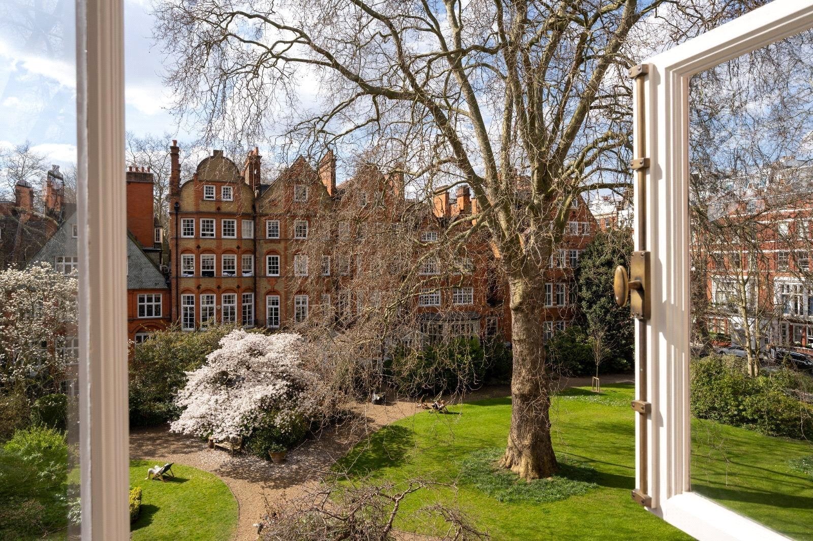 House Collingham Gardens in Greater London