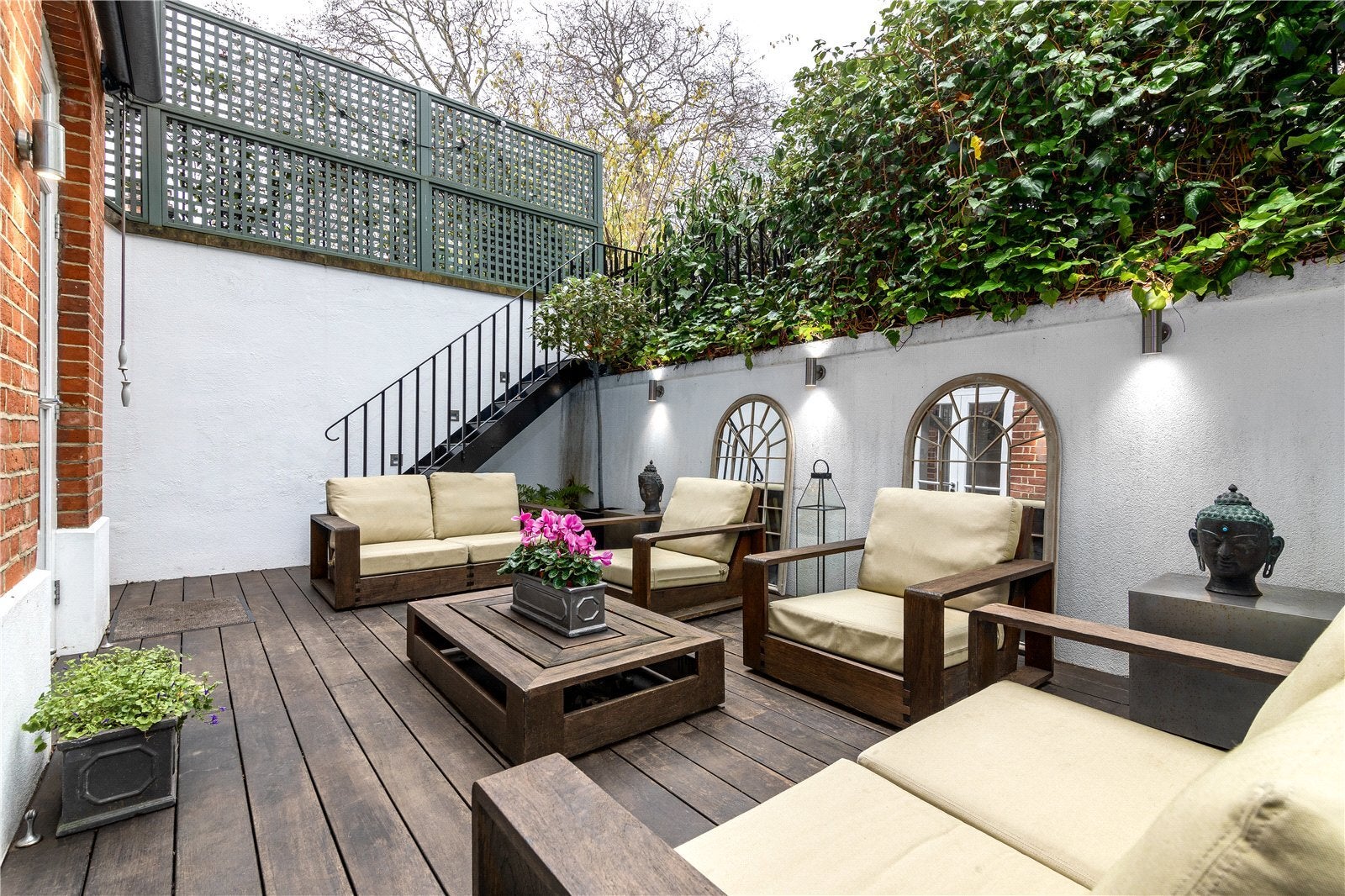 House Collingham Gardens in Greater London