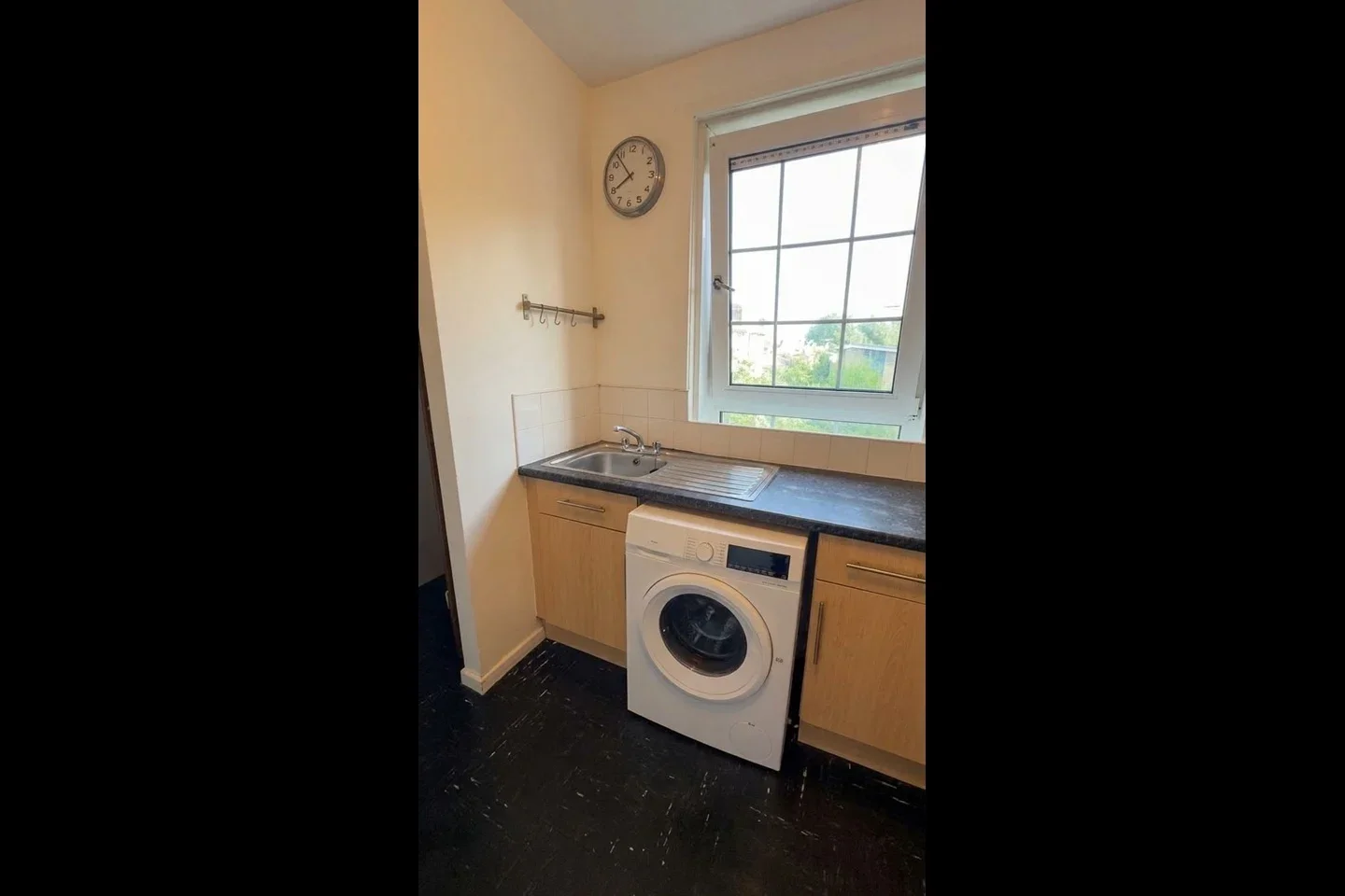 Room Saltwell Street in Greater London