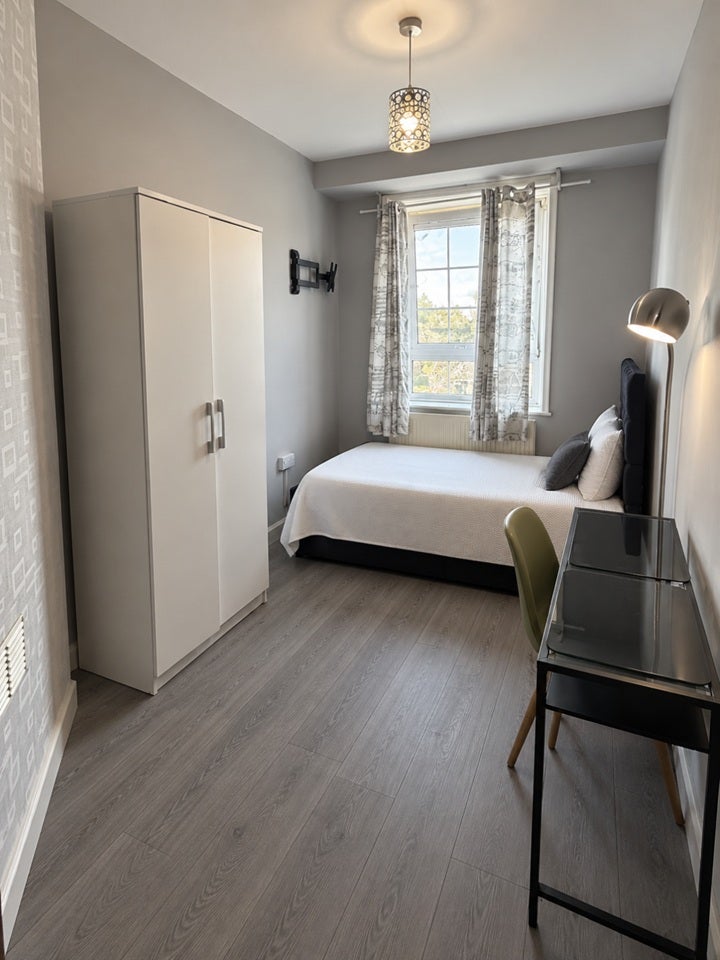 Room Saltwell Street in Greater London