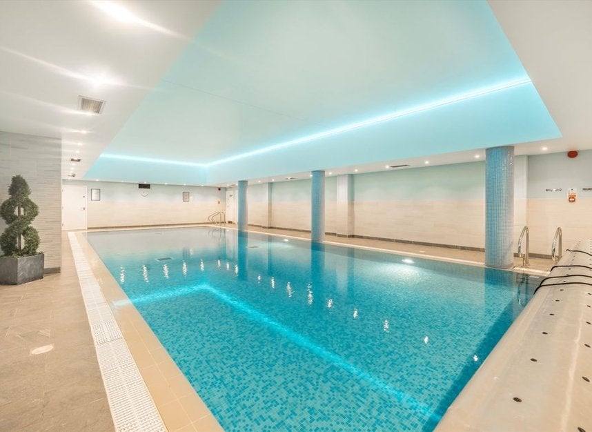 Flat Kensington Gardens Square in City of Westminster