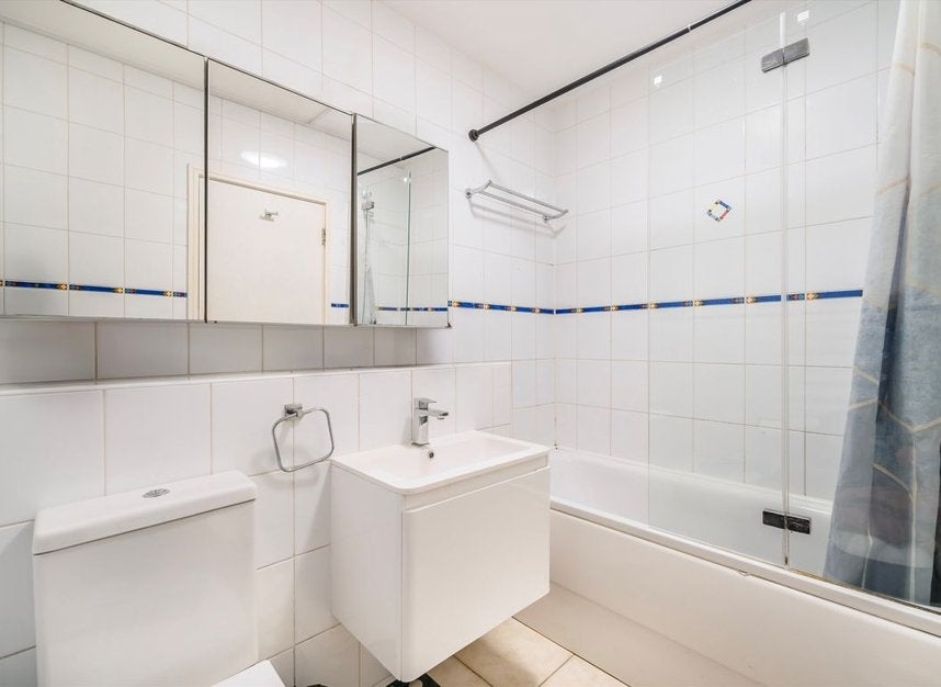 Flat Kensington Gardens Square in City of Westminster
