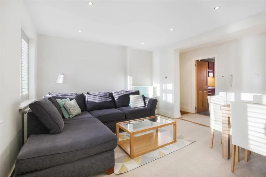 Flat Christchurch Park in Greater London