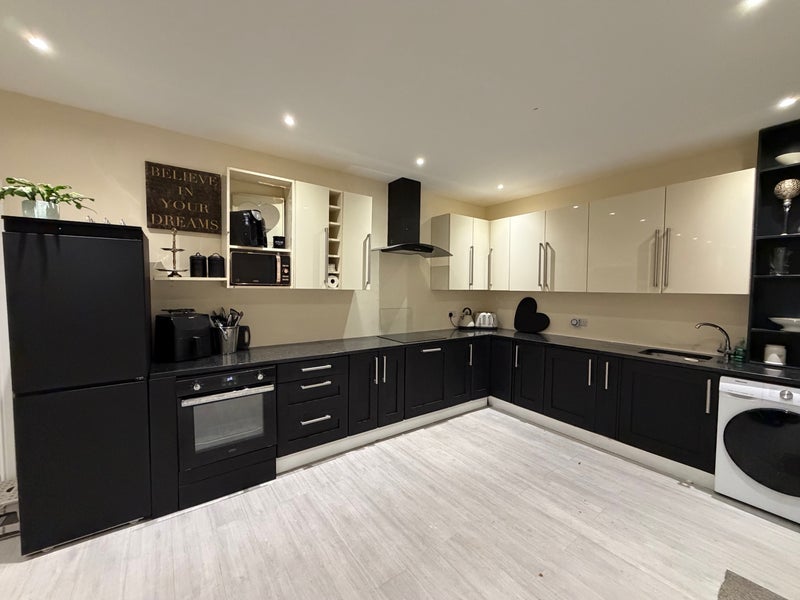 Room Monton Road in Salford
