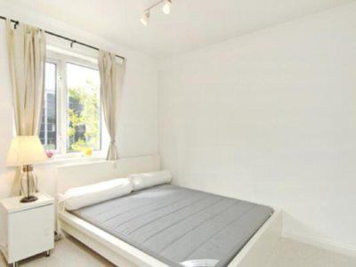 Room Blair Street in Greater London