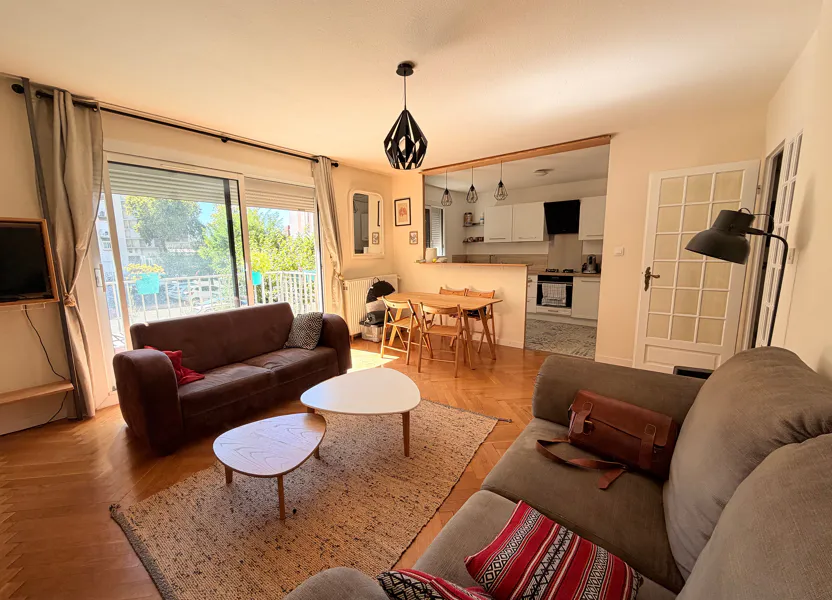Flat Rue Rodolose in Toulouse