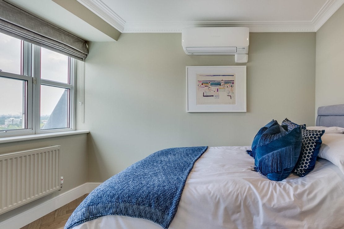 Flat Boydell Court in Greater London
