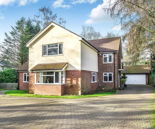 House Heath Lane in Aspley Heath