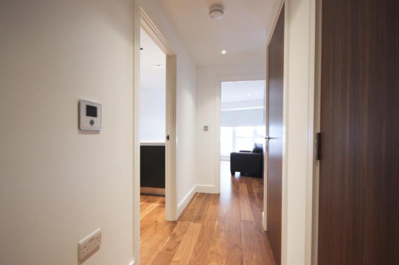 Flat Longfield Avenue in Greater London