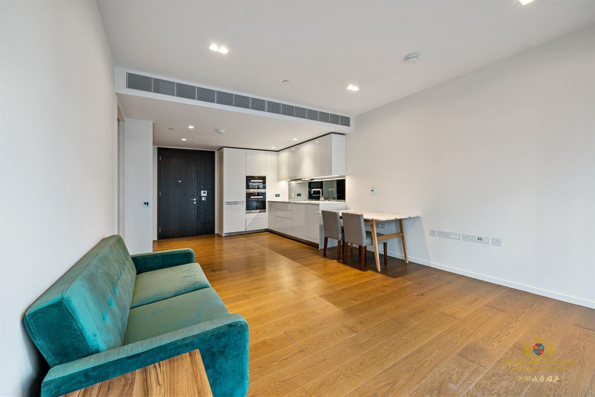 Flat Lillie Square in Greater London