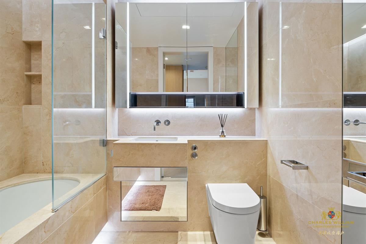 Flat Lillie Square in Greater London