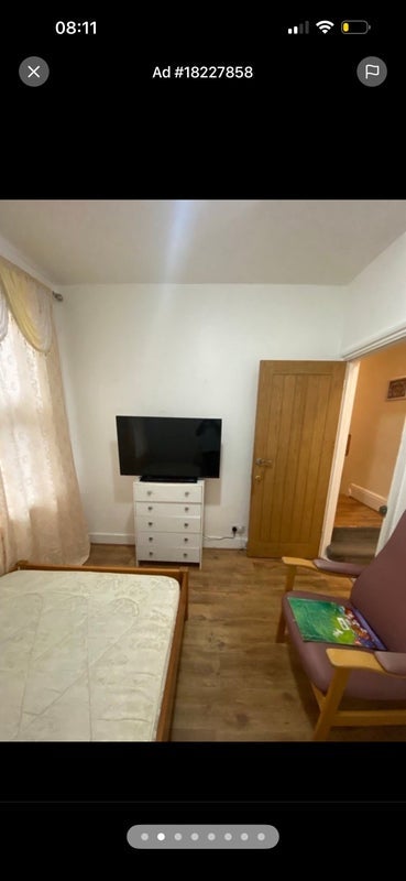 Room Albert Road in Greater London