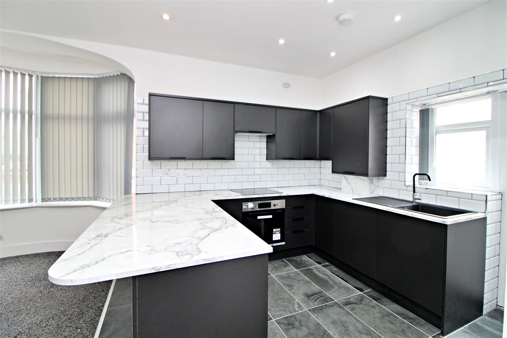 Flat King Edward Avenue in Blackpool