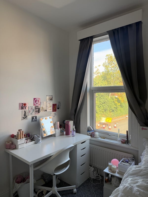 Room Manor Terrace in Leeds