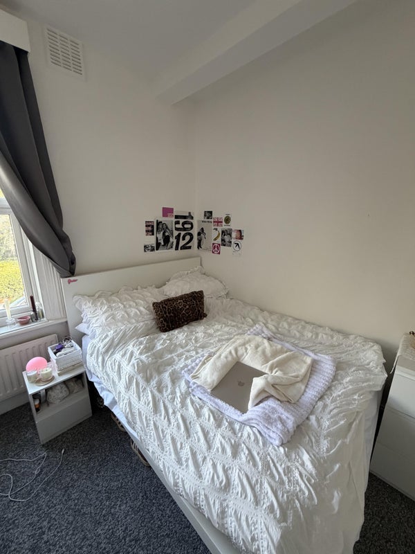 Room Manor Terrace in Leeds