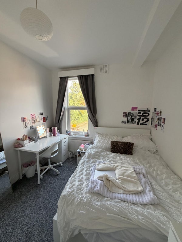 Room Manor Terrace in Leeds