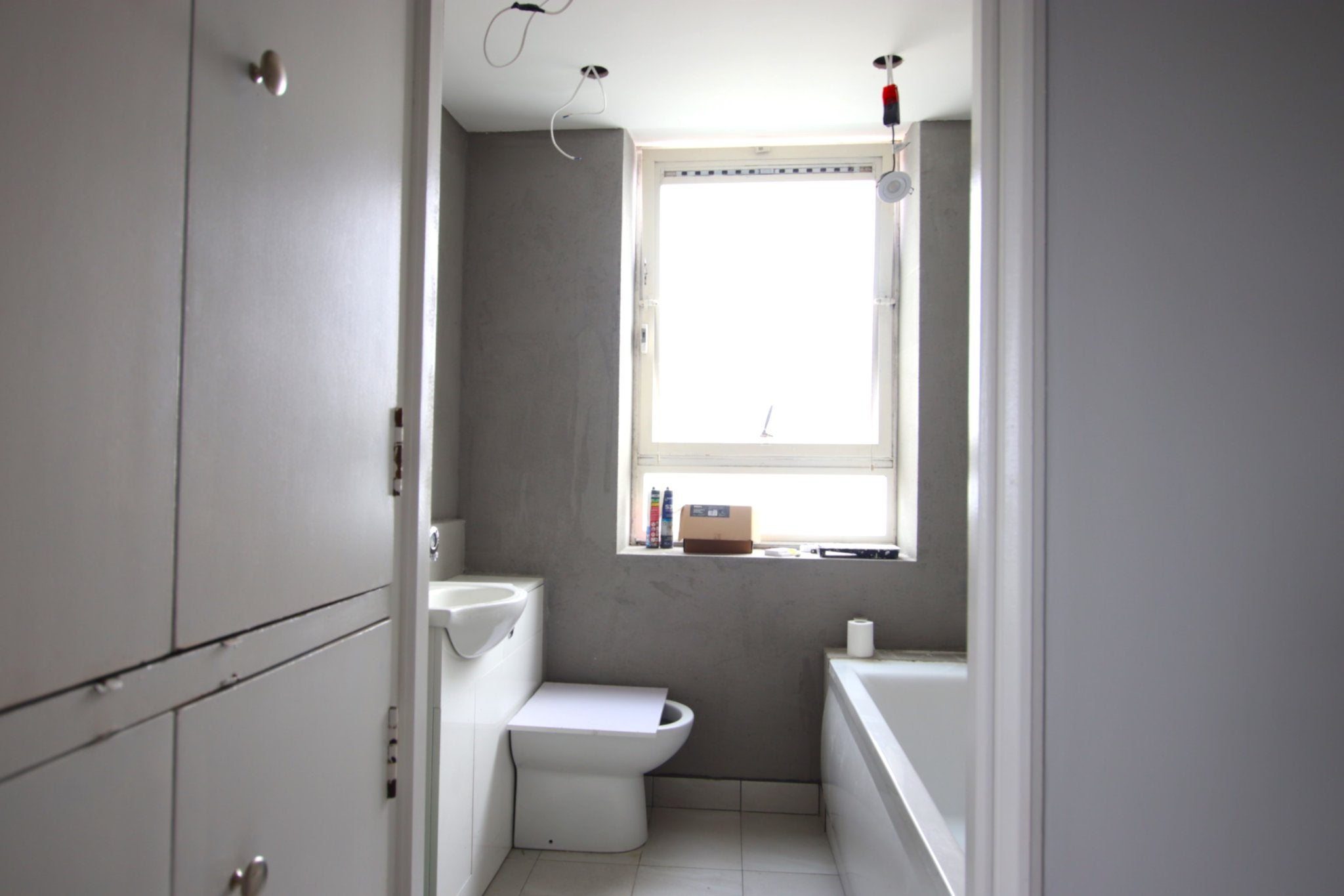 Flat Avondale Square in Greater London