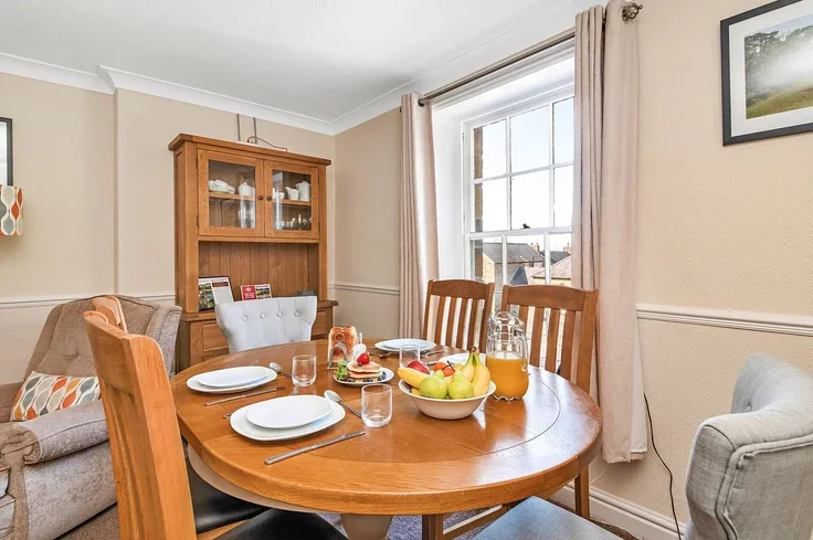 Flat Sutton Road in Sutton-under-Whitestonecliffe