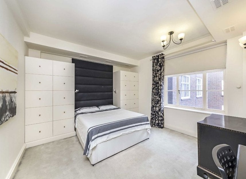 Flat Hertford Street in City of Westminster