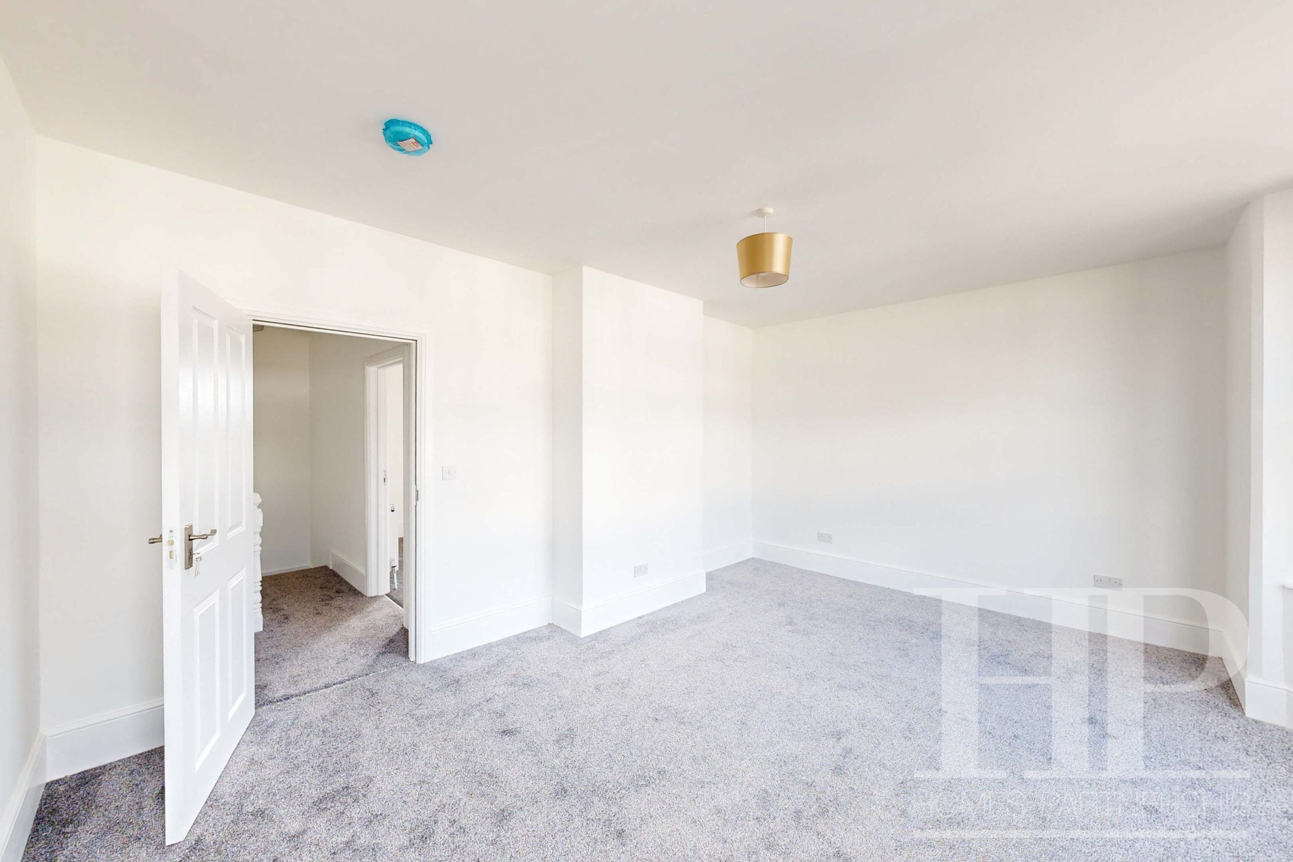 Room Balcombe Road in Reigate and Banstead