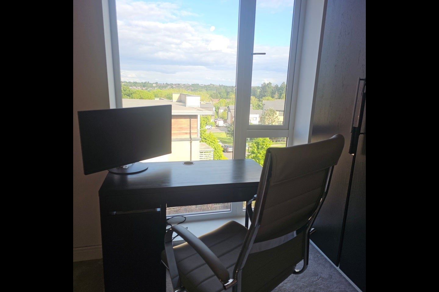 Room Henry Darlot Drive in Greater London
