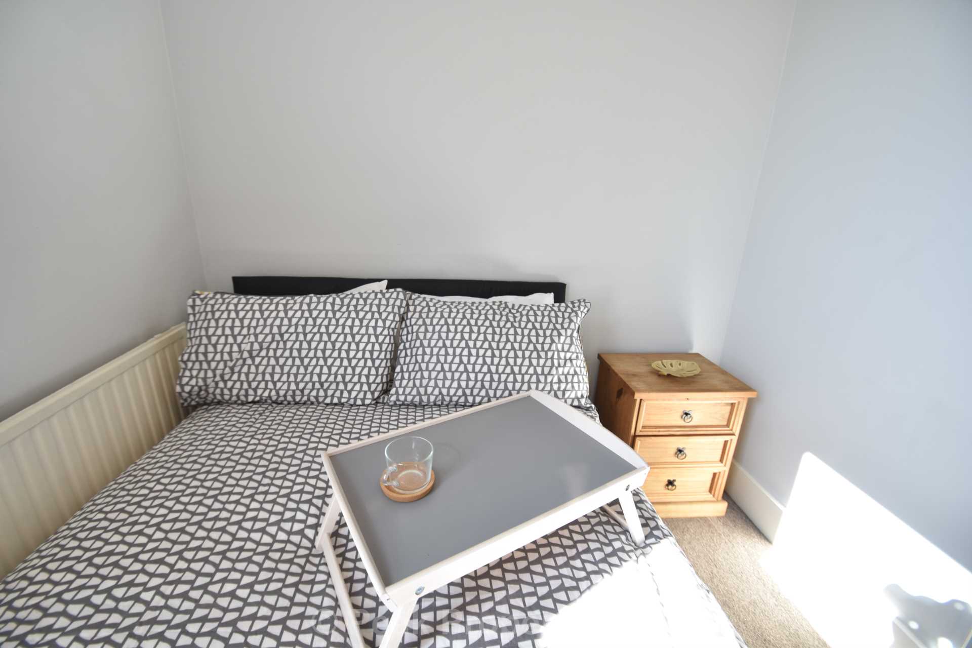 Room Gordon Road in Southend-on-Sea