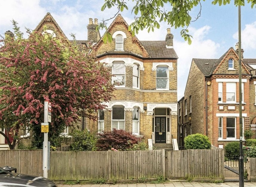 House Gipsy Road in Greater London